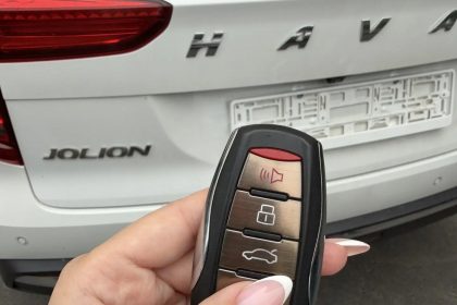 Установка электропривода багажника